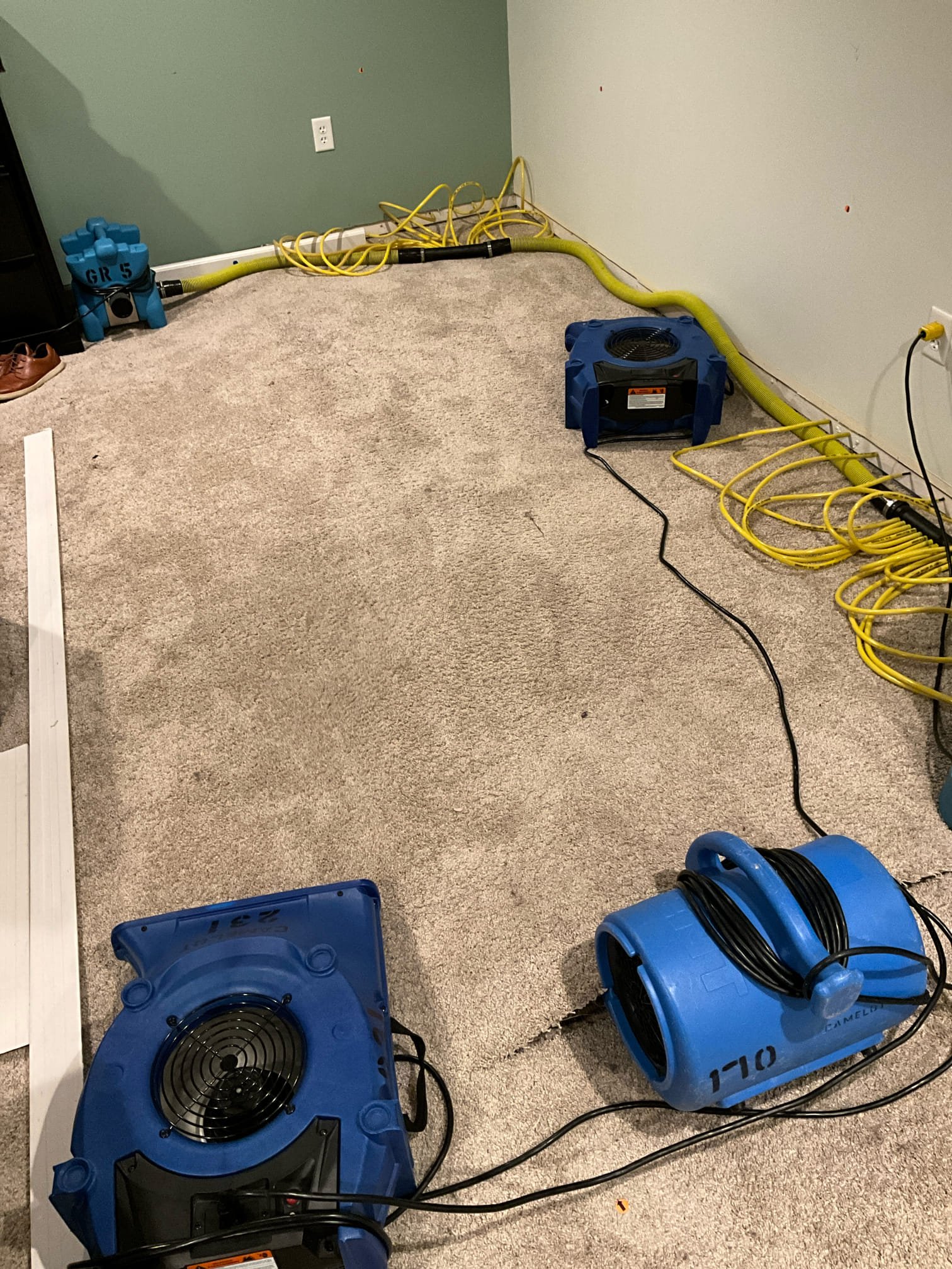 Drying of bedroom after water pump overflow