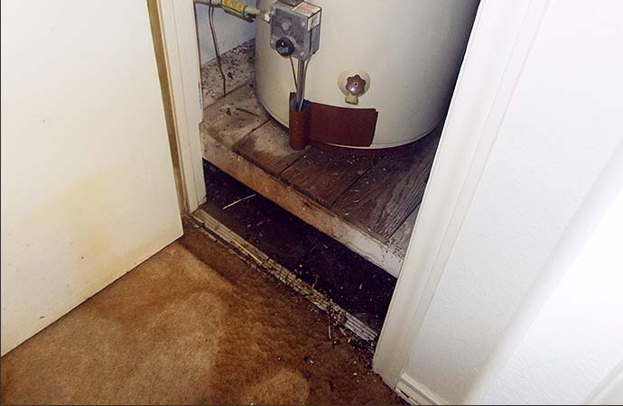 Camelot Emergency Water Removal - Camelot Emergency Water Removal Water Heater Burst